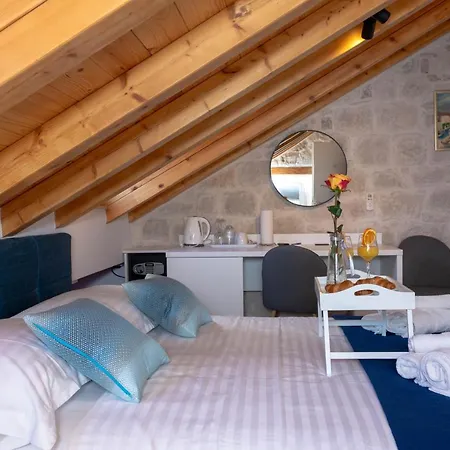 Luxury Rustic Chic Penzion Split