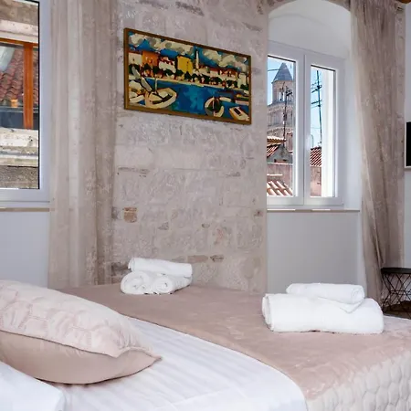 Luxury Rustic Chic 4* Split