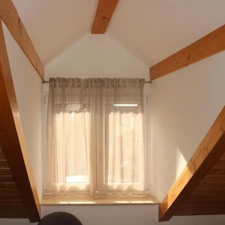 Pensión Luxury Rustic Chic