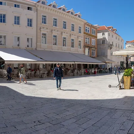 Luxury Rustic Chic 4*