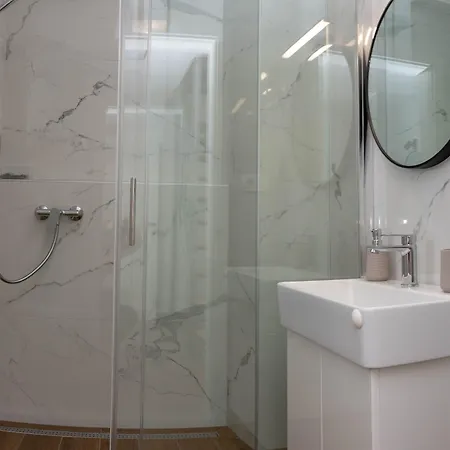 Luxury Rustic Chic 4*