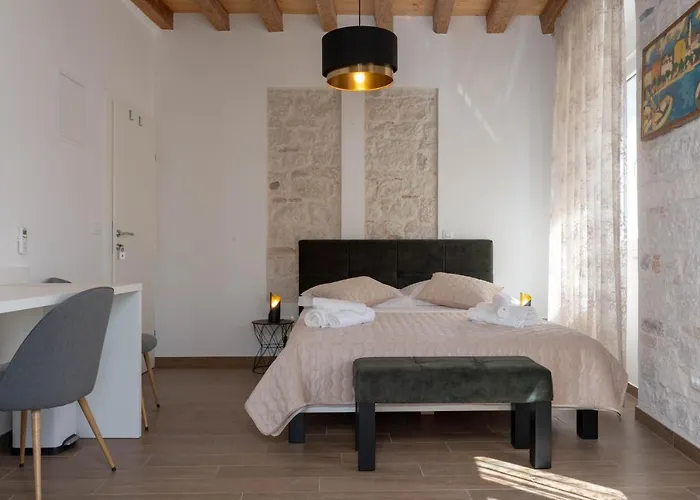 Luxury Rustic Chic ספליט