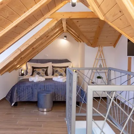 Luxury Rustic Chic Split