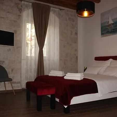Luxury Rustic Chic 4* Split