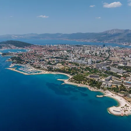 Luxury Rustic Chic 4*