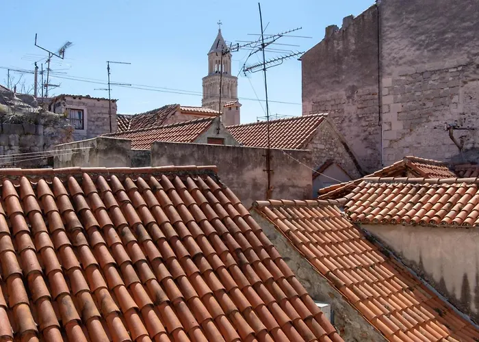 Luxury Rustic Chic Split