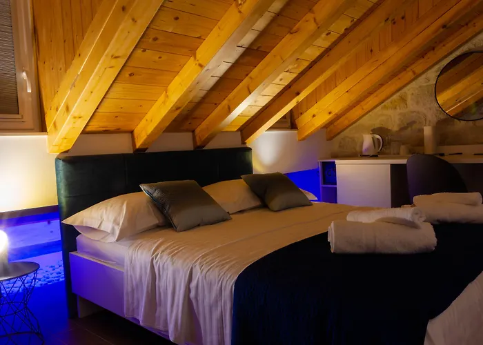 Luxury Rustic Chic Split