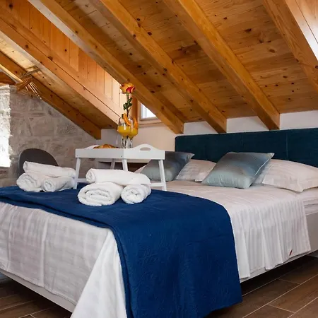 Gasthuis Luxury Rustic Chic Split