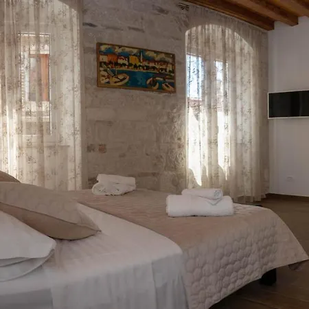 Luxury Rustic Chic Gasthuis Split