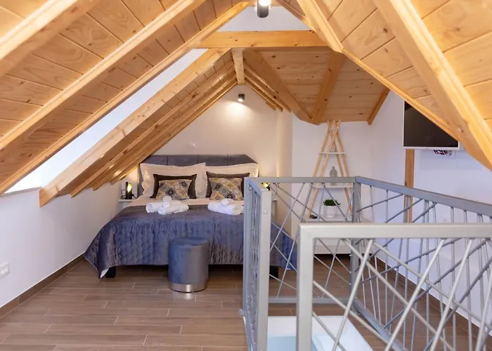 Luxury Rustic Chic Split